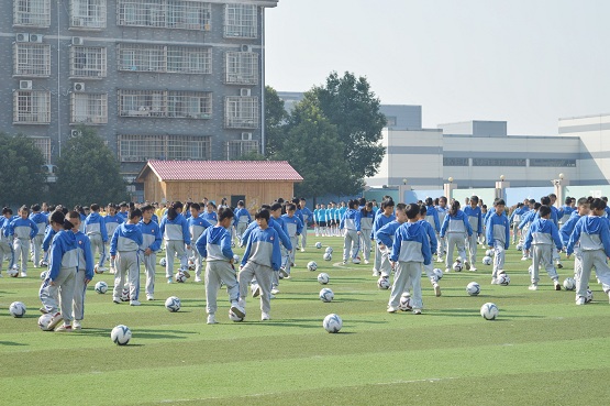 金桥小学足球展示.JPG